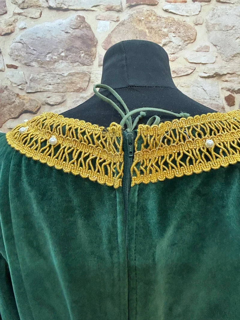 Mittelalterliche Kleid in Samt: Vintage Damen Gewand Gr. 44