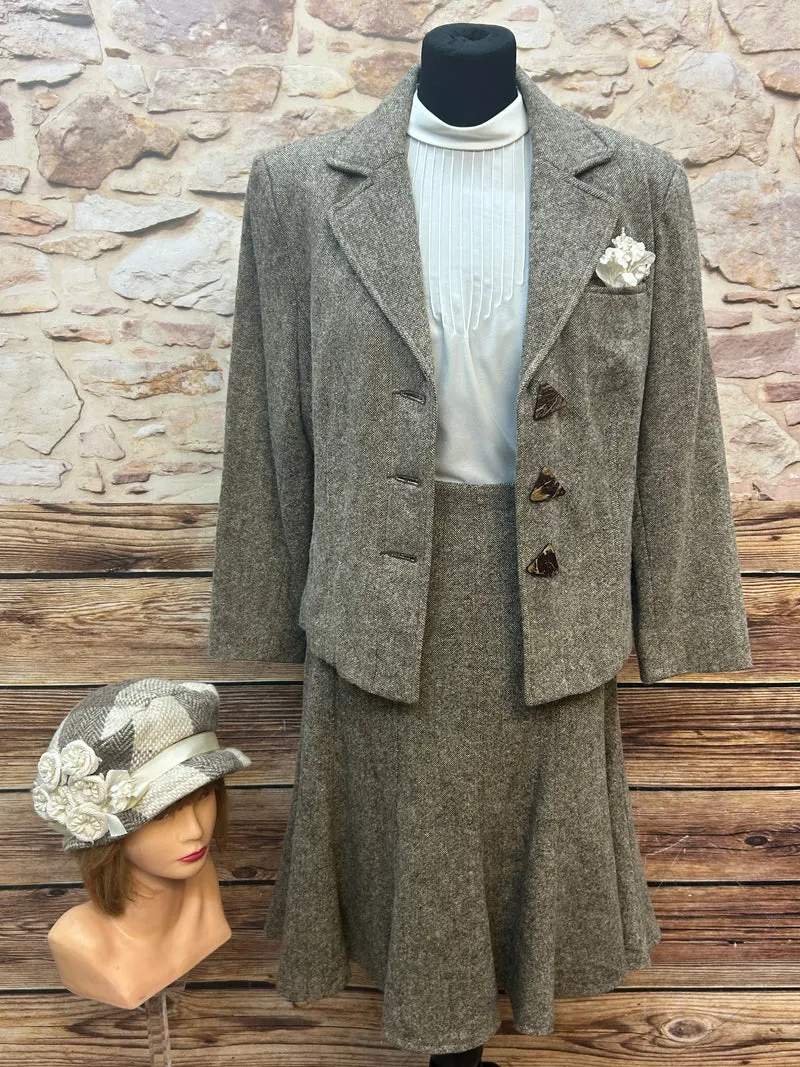 Einzigartiges Damen Tweed-Kostüm im Oldtimer Stil, Unikat