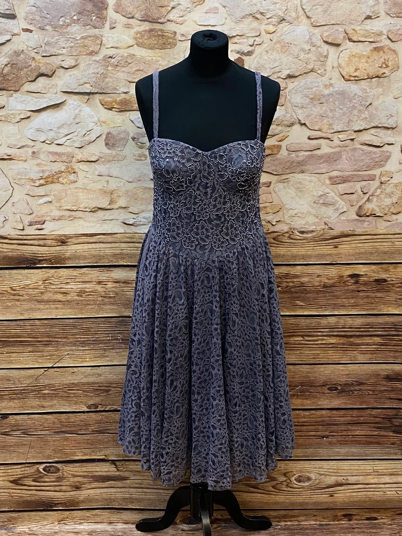 Vintage Spitzenkleid Graulila – Theater Abendkleid mit Korsagenform Gr. L