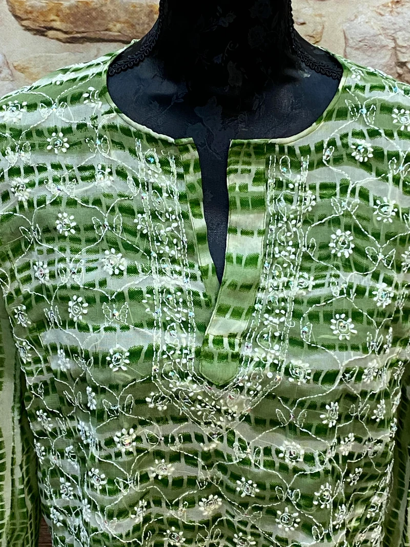 Vintage Tunika Grün Damen Gr. M–L – Bestickte Boho Bluse mit V-Ausschnitt