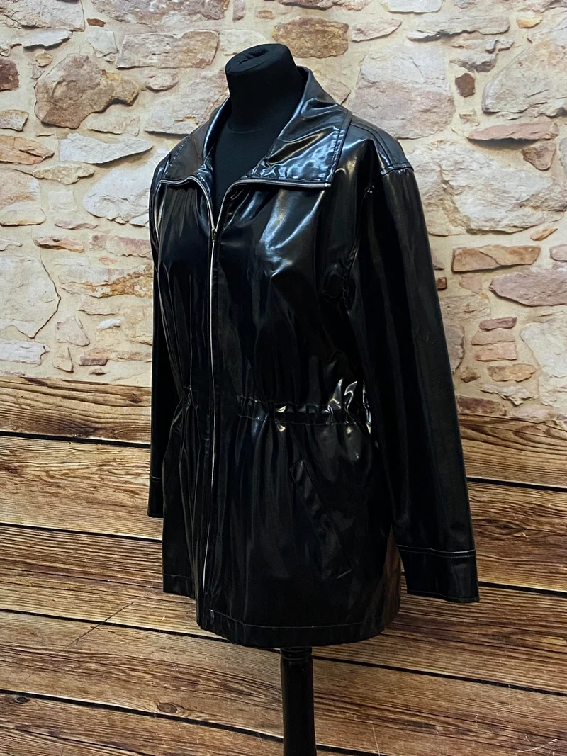 Schwarze Vintage Lackjacke Gr.38 im Stil der 90er