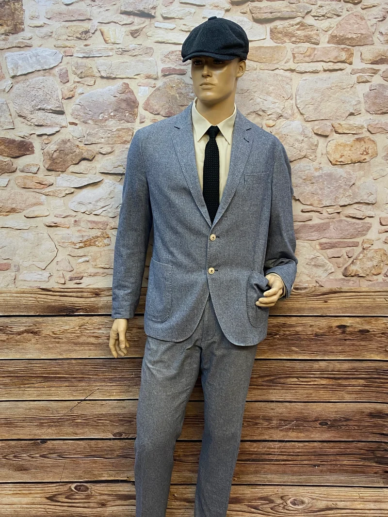 20er-Jahre Anzug-Set (Gr. 54, Slim Fit) – Grau, mit Schiebermütze & Strickkrawatte