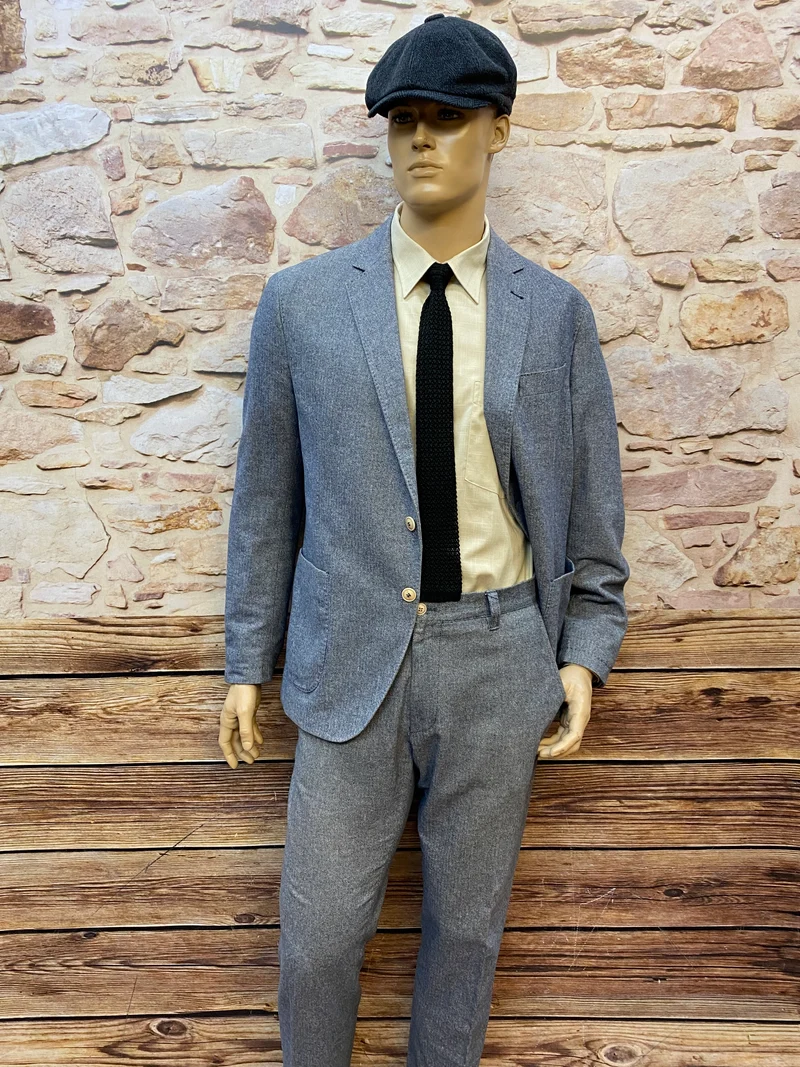 20er-Jahre Anzug-Set (Gr. 54, Slim Fit) – Grau, mit Schiebermütze & Strickkrawatte