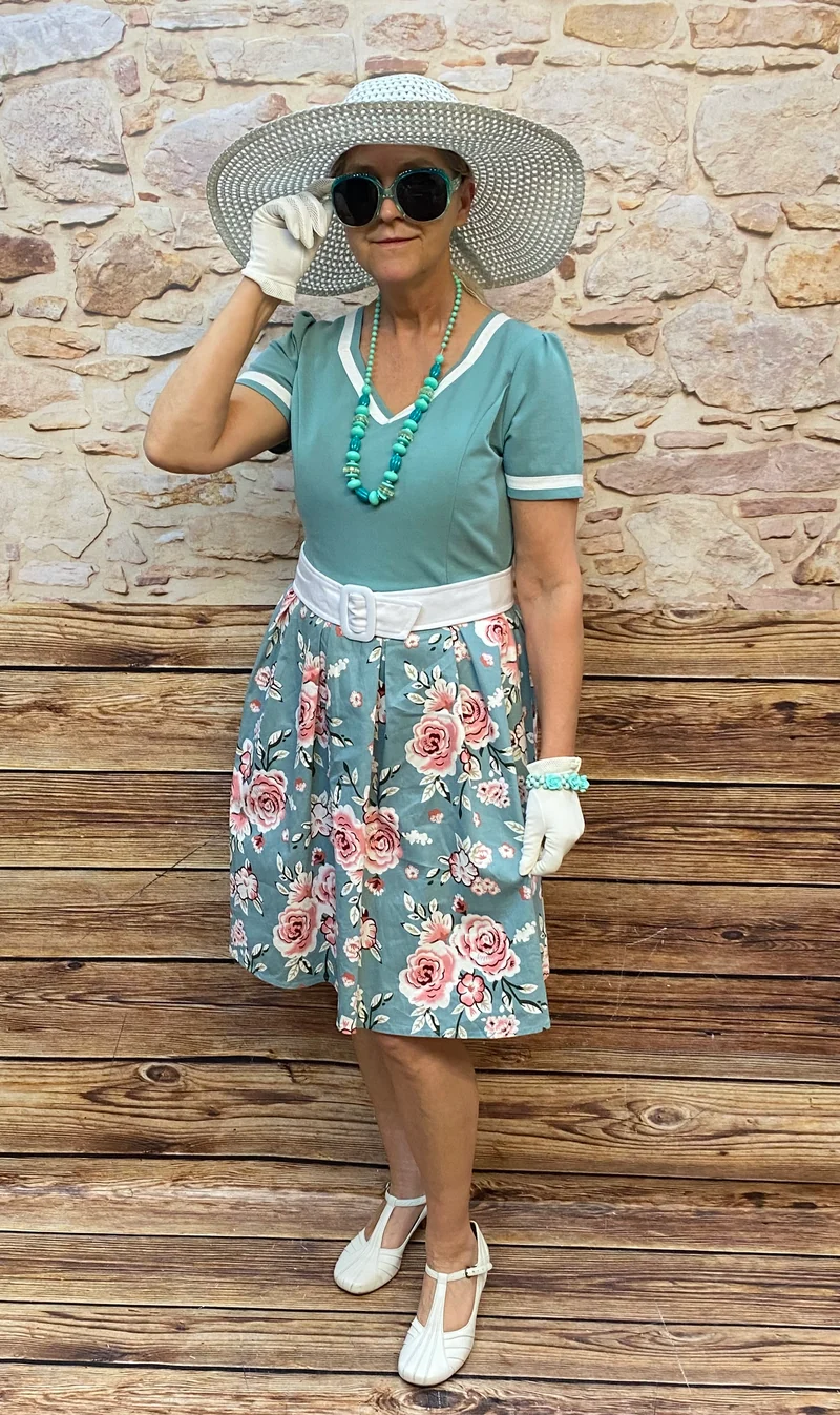 50er Jahre Retro Damen-Outfit Gr. 42 mit Hut, Handschuhen & Accessoires