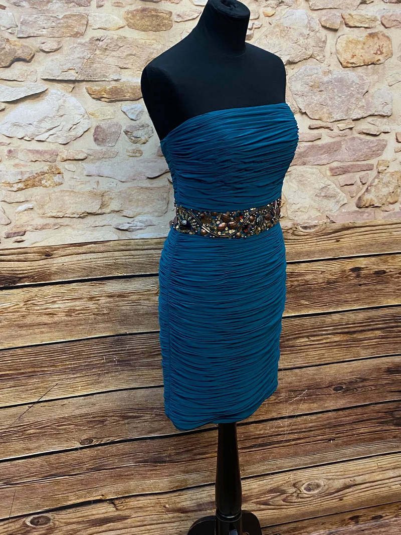 Cocktailkleid blau trägerlos Unique mit Steingürtel Gr. 36