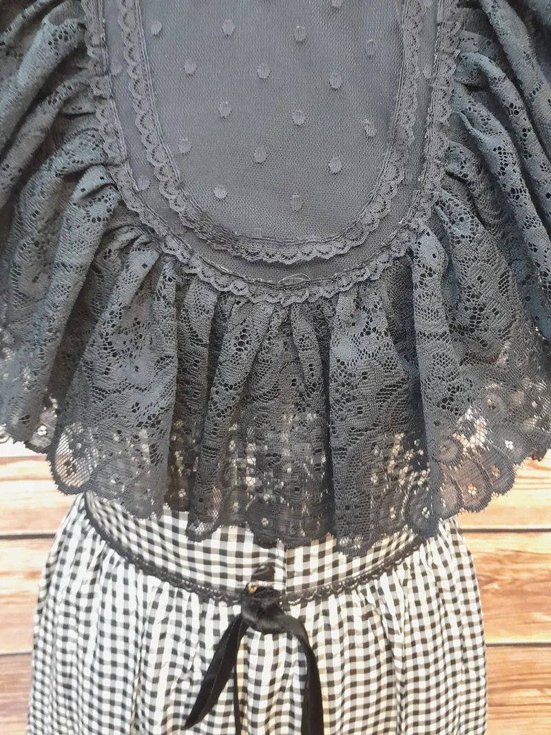 70er Jahre Vintage Kleid Schwarz Weiß Kariert – Spitzenkleid mit Rüschen & Maxirock True Vintage