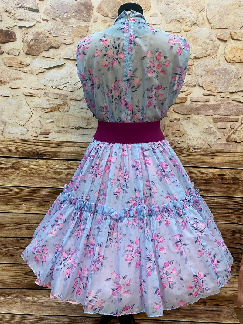 50er Jahre Petticoatkleid Blau Rosa – Rockabilly Tellerrock Kleid mit Blumen & Gürtel Gr. 36
