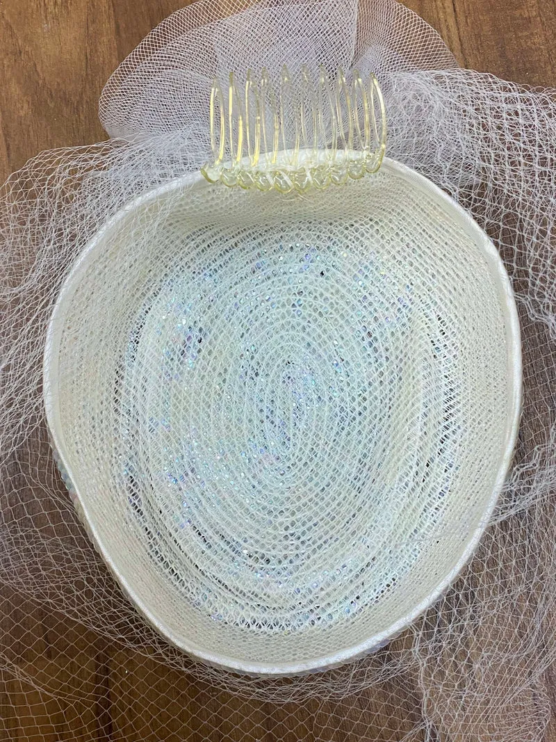 Ungetragener Vintage-Brauthut, „Petite Fleur“ Made in Italy