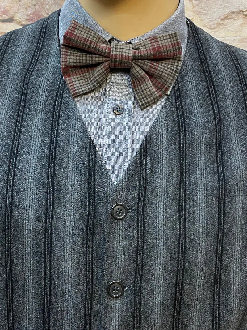 20er Jahre Herren Outfit in Grau mit Weste, Hemd & Schiebermütze