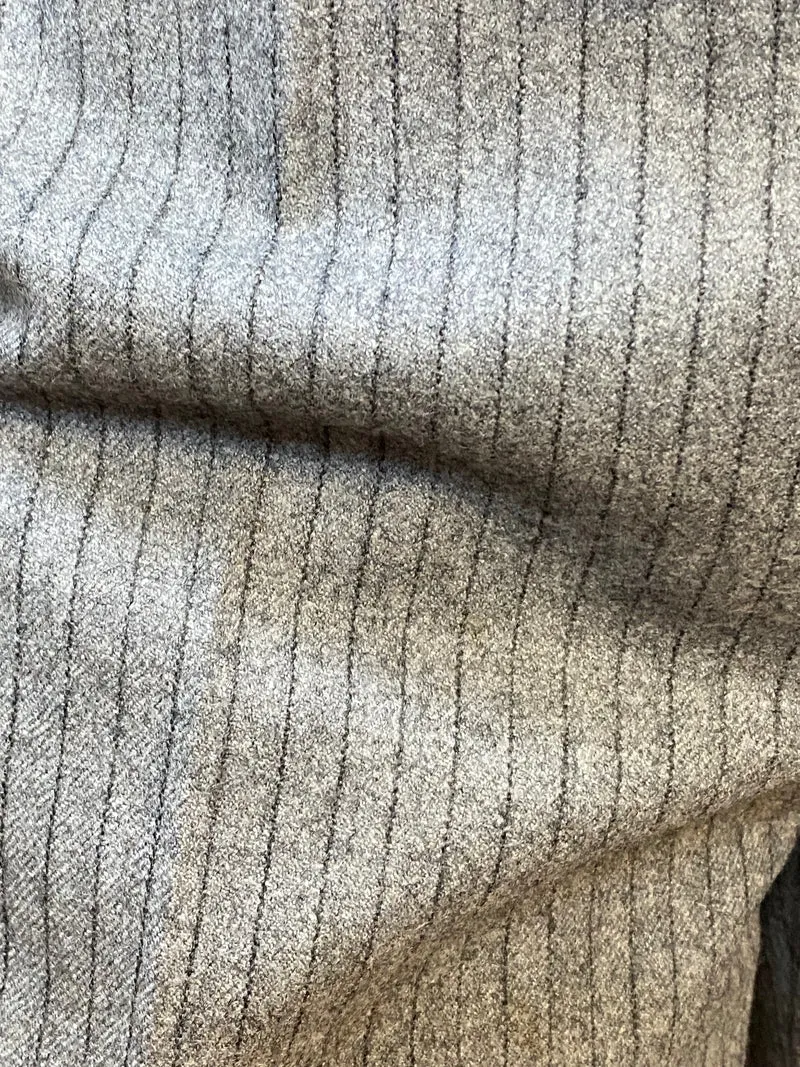 20er Jahre Herren Outfit in Grau mit Weste, Hemd & Schiebermütze
