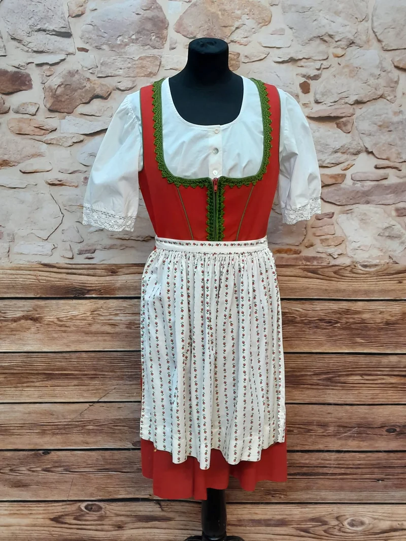 Vintage Dirndl rot mit Bluse & Schürze Strässer Trachten Gr. 44