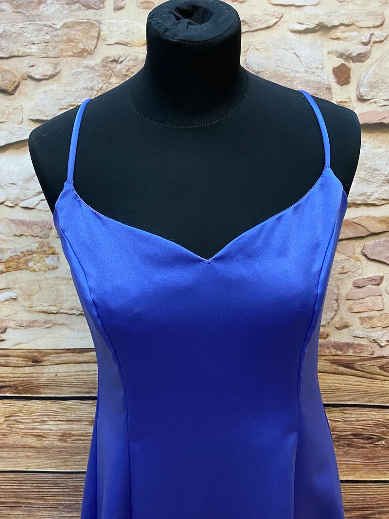 Abendkleid in königsblau Gr.40