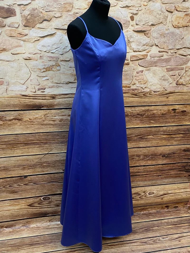 Abendkleid in königsblau Gr.40