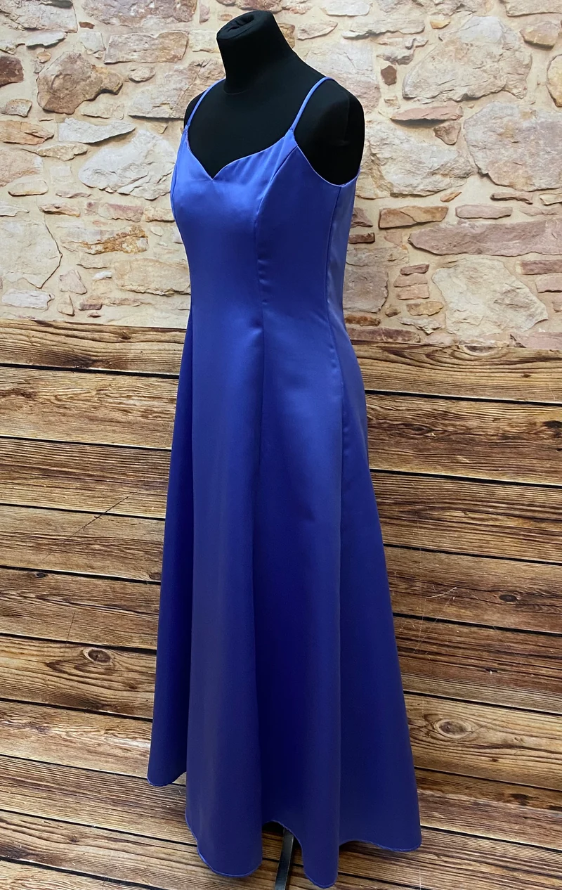 Abendkleid in königsblau Gr.40