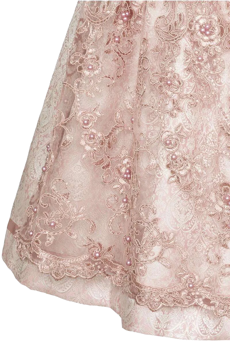 Mini-Dirndl mit Spitzenschürze