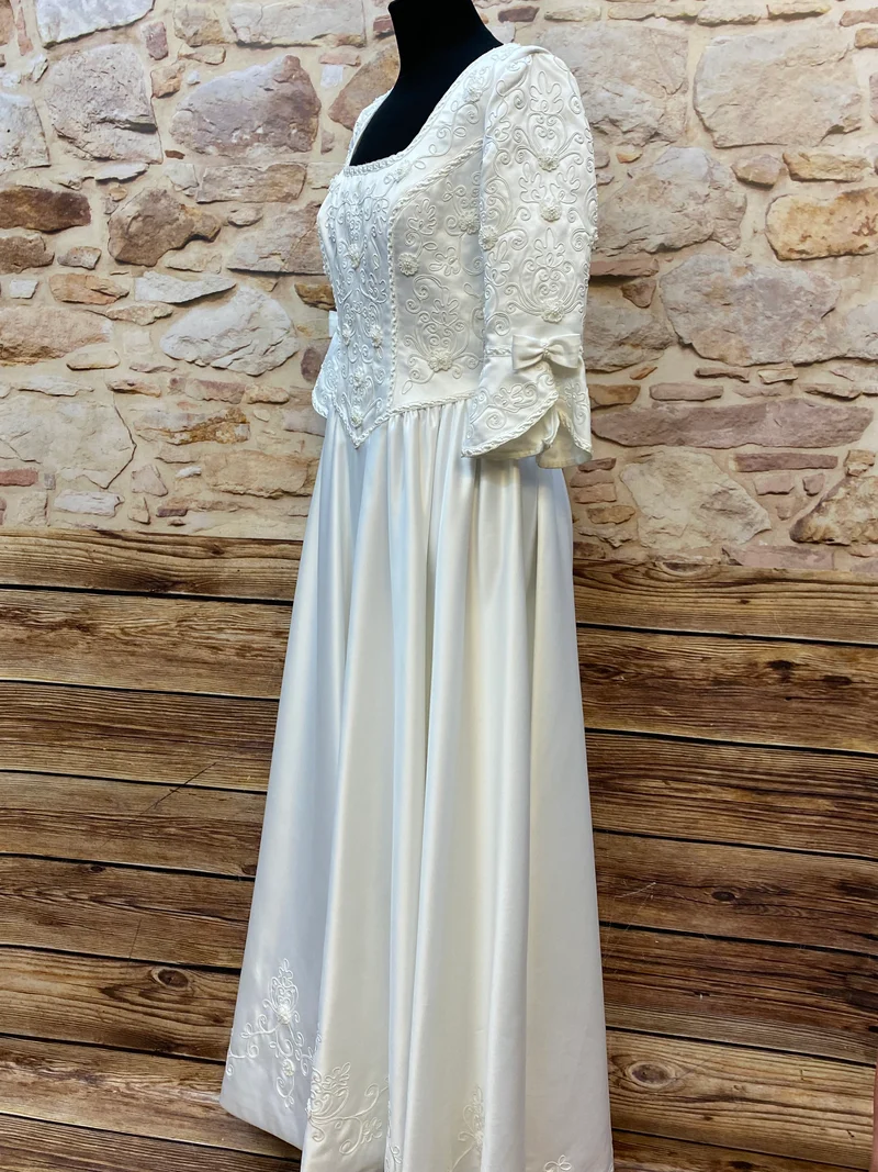 Vintage Brautkleid weiß Gr. 44 A-Linie mit Stickerei