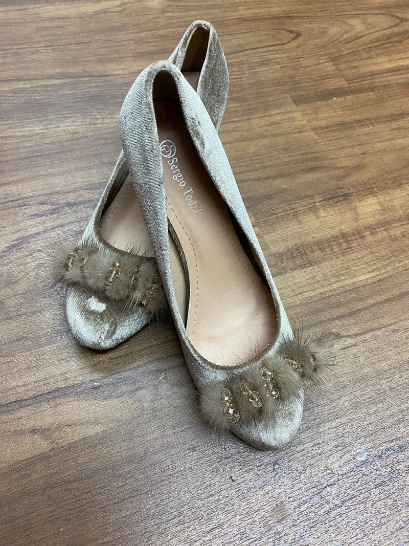 Vintage-Schuhe mit Fell-Puschel, Pumps Gr.39 in beige