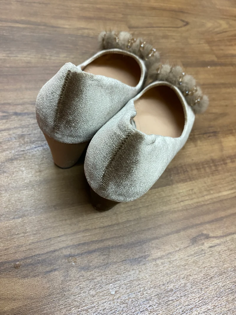 Vintage-Schuhe mit Fell-Puschel, Pumps Gr.39 in beige