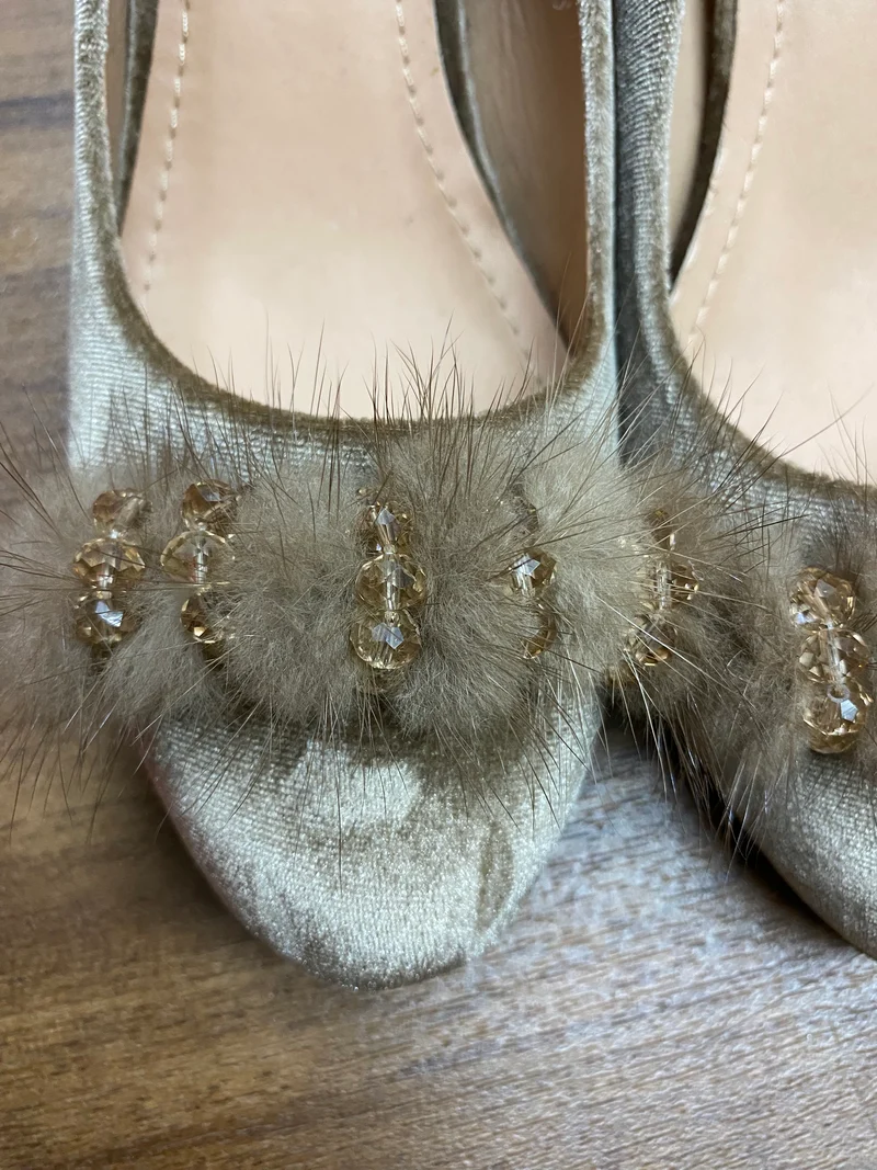 Vintage-Schuhe mit Fell-Puschel, Pumps Gr.39 in beige