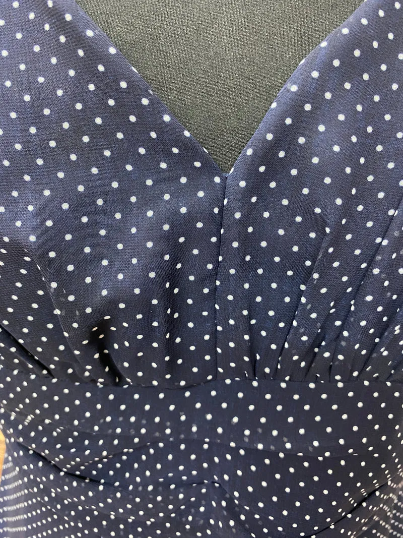 Blau, weißes Kleid mit Pünktchen 40er Jahre Stil, schwingend, Gr.44