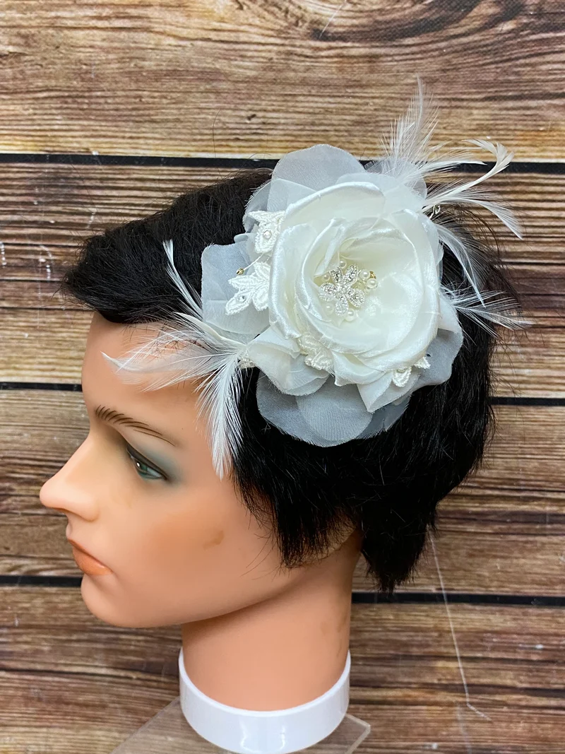 Brautgürtel mit Haarschmuck als Set für die Braut
