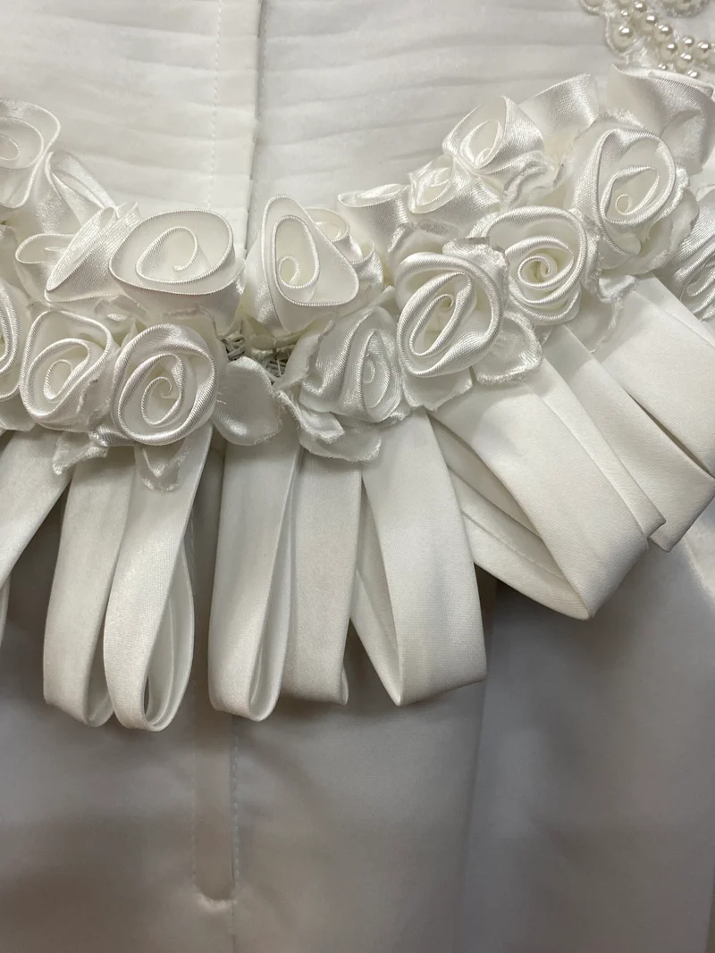 Vintage Brautkleid aus Satin mit Perlenapplikationen – Gr. 36