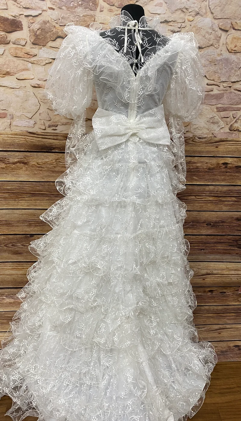 Vintage Brautkleid aus Spitze & Satin – Gr. 36 mit Schleppe