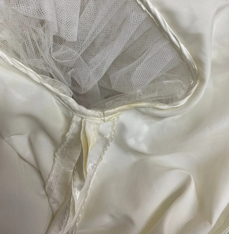 Vintage Brautkleid aus Spitze & Satin – Gr. 36 mit Schleppe