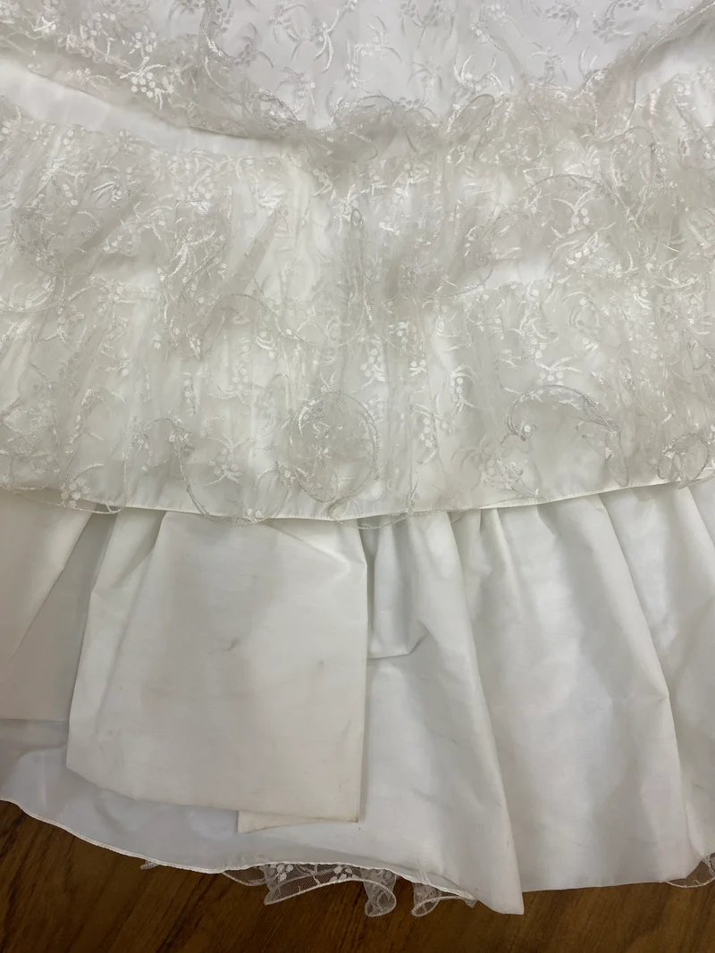 Vintage Brautkleid aus Spitze & Satin – Gr. 36 mit Schleppe