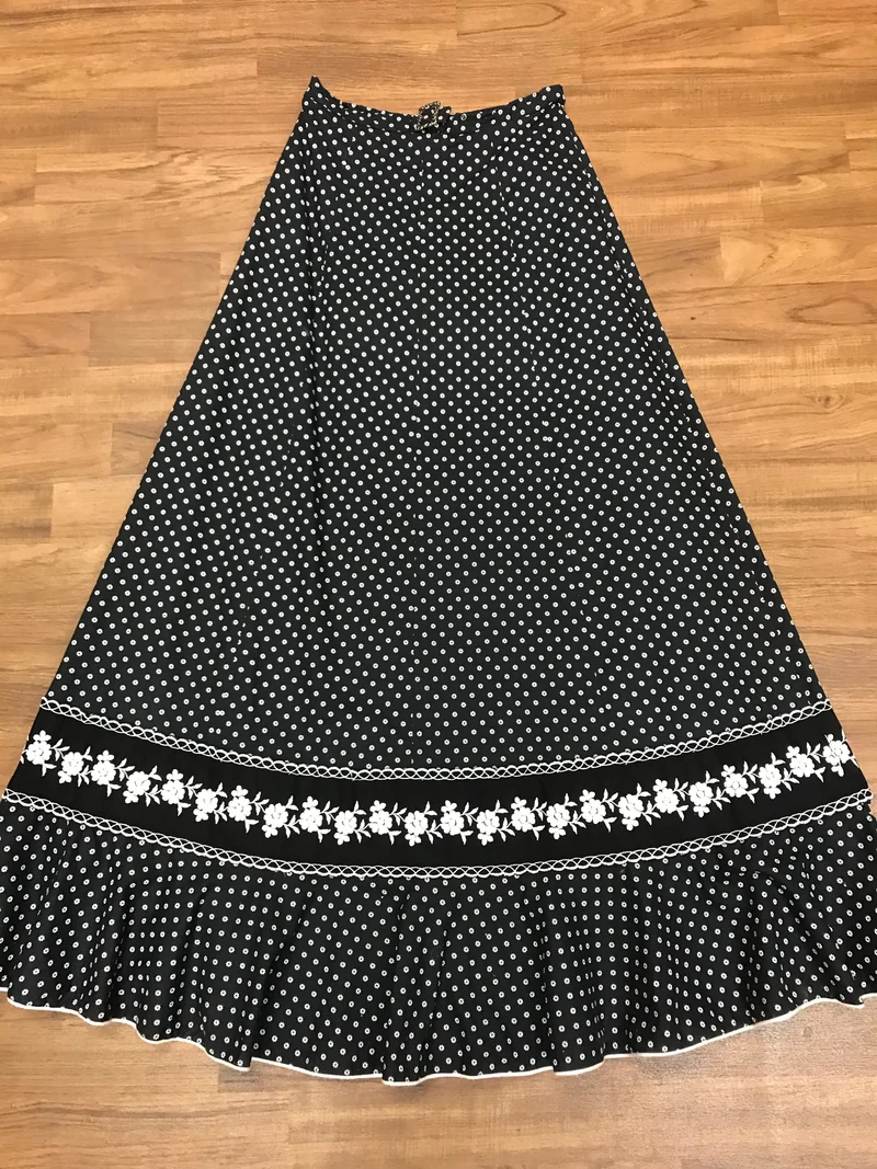 70er Jahre Vintage Boho Maxirock Schwarz Weiß Blümchenprint Gr. 34