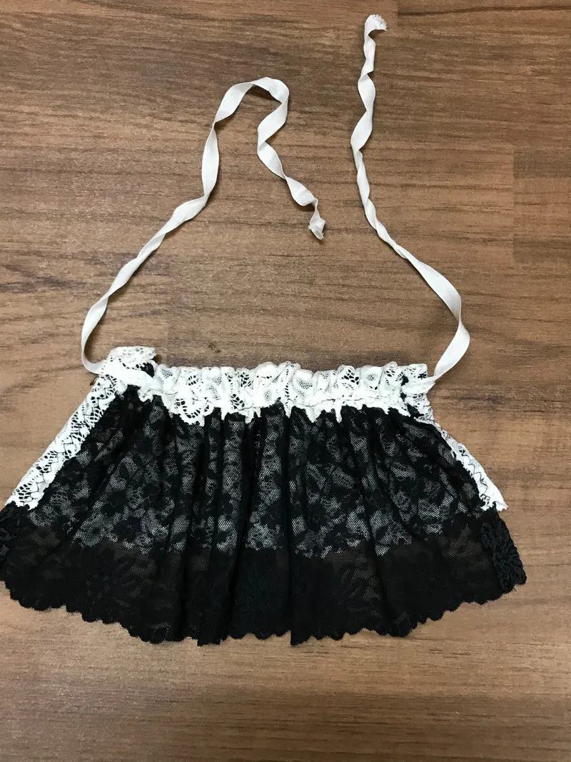 Handgefertigtes Steampunk Jabot mit schwarzer & weißer Spitze