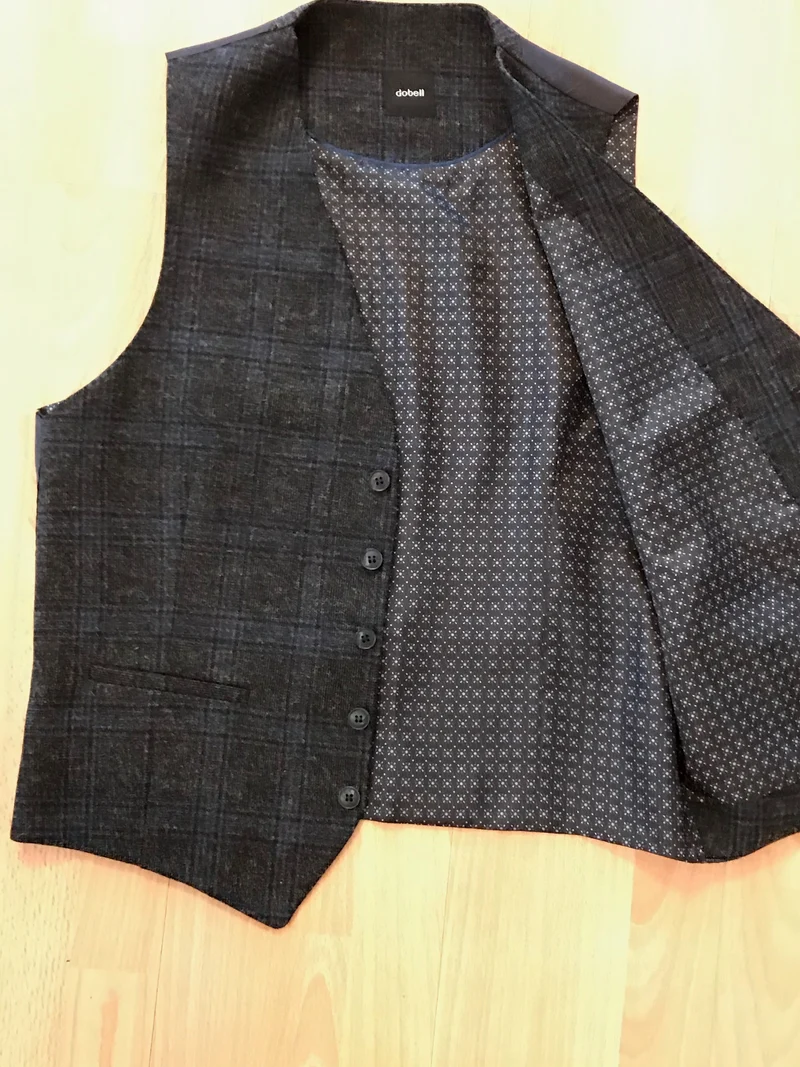 Moderne karierte Herren-Weste – Größe 46 – Schwarz/Blau aus 100 % Wolle