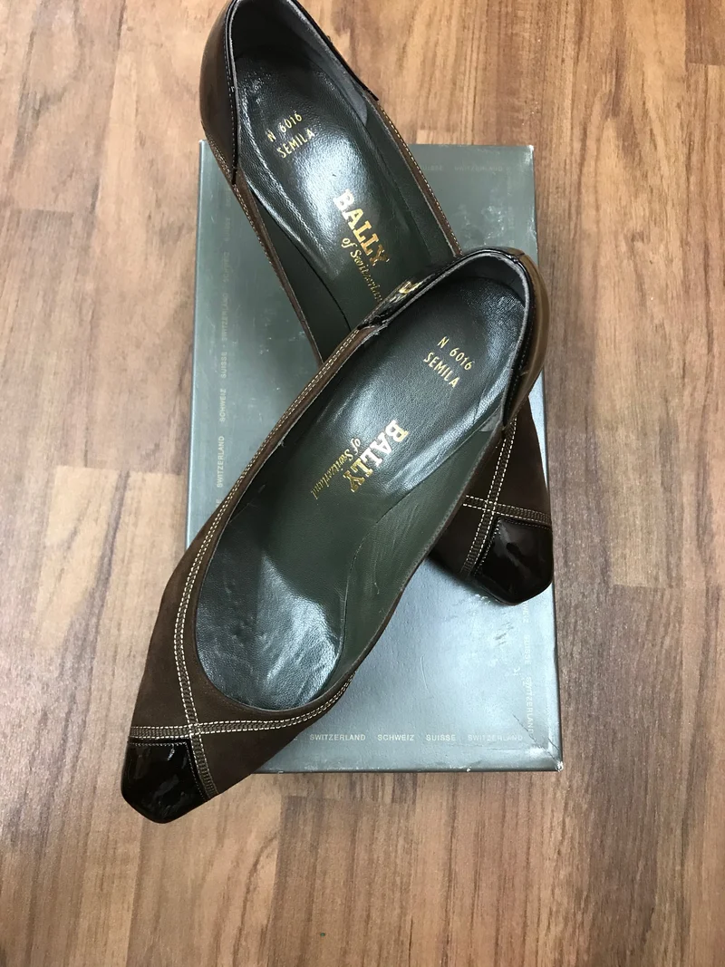 Bally Vintage Pumps Gr. 38 Braun – Wildleder & Lackleder – Made in Switzerland