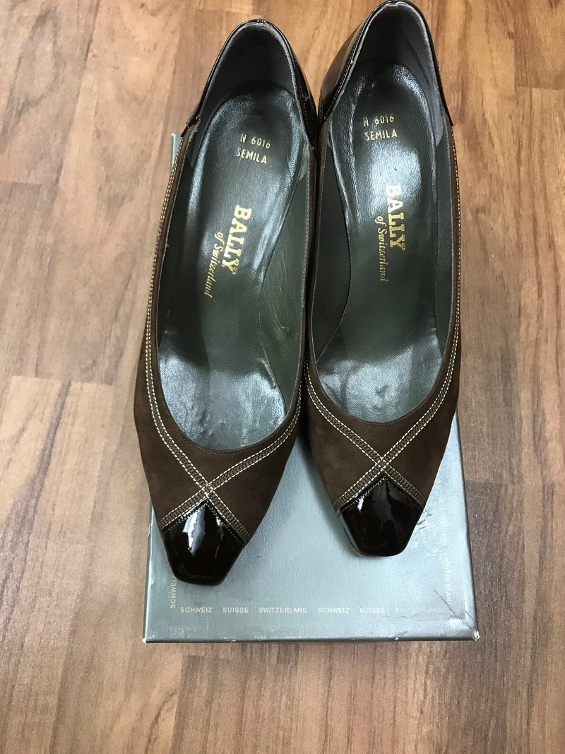 Bally Vintage Pumps Gr. 38 Braun – Wildleder & Lackleder – Made in Switzerland