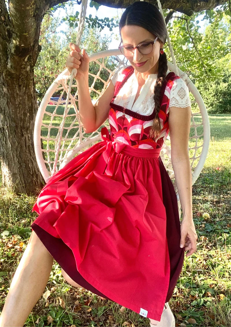 Dirndl "rote Liebe"