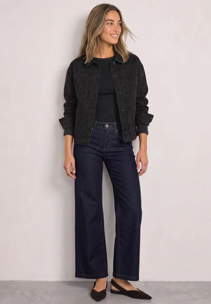 Jeansjacke mit Leo-Muster und Kragen