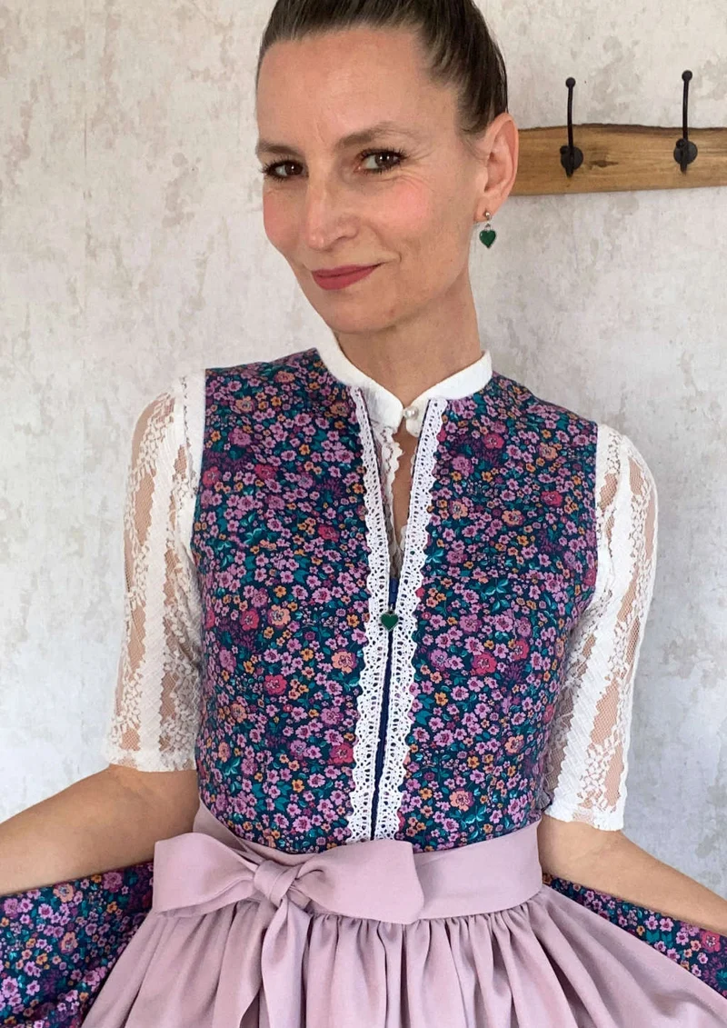 Dirndlbluse "Bergliebe"