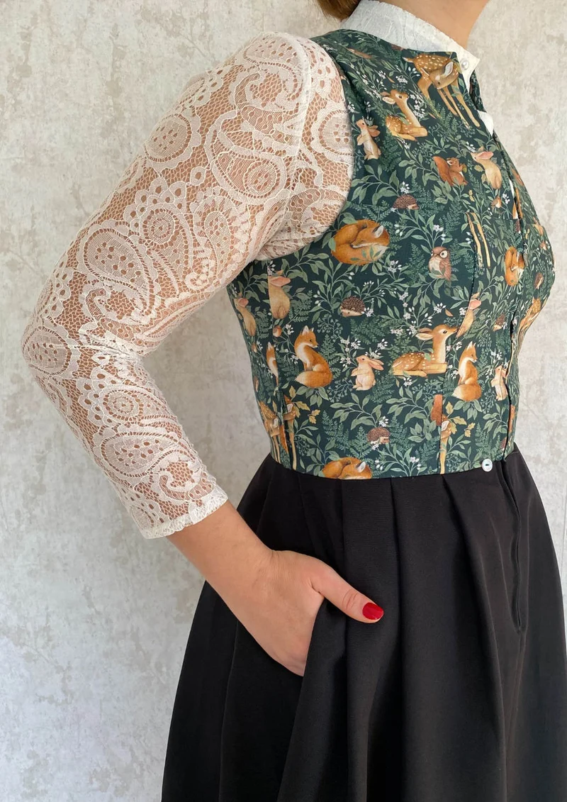 Dirndlbluse "Paisley" Muster