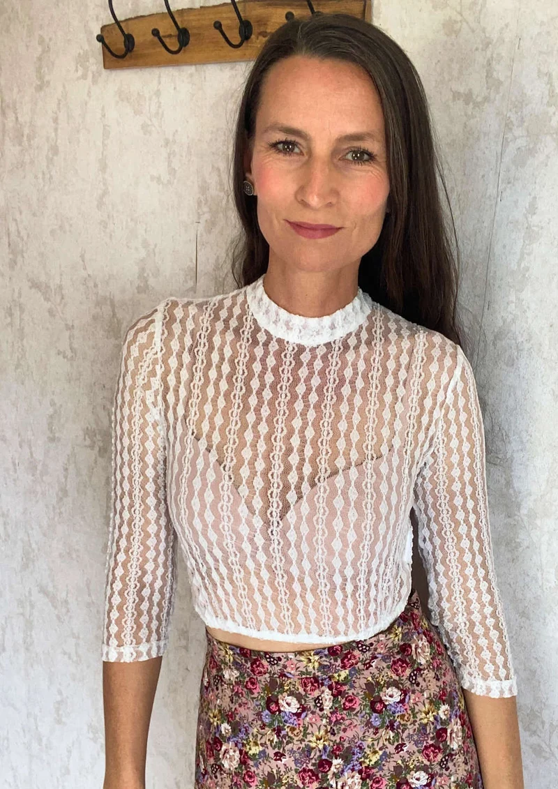 Dirndlbluse transparent und stylisch