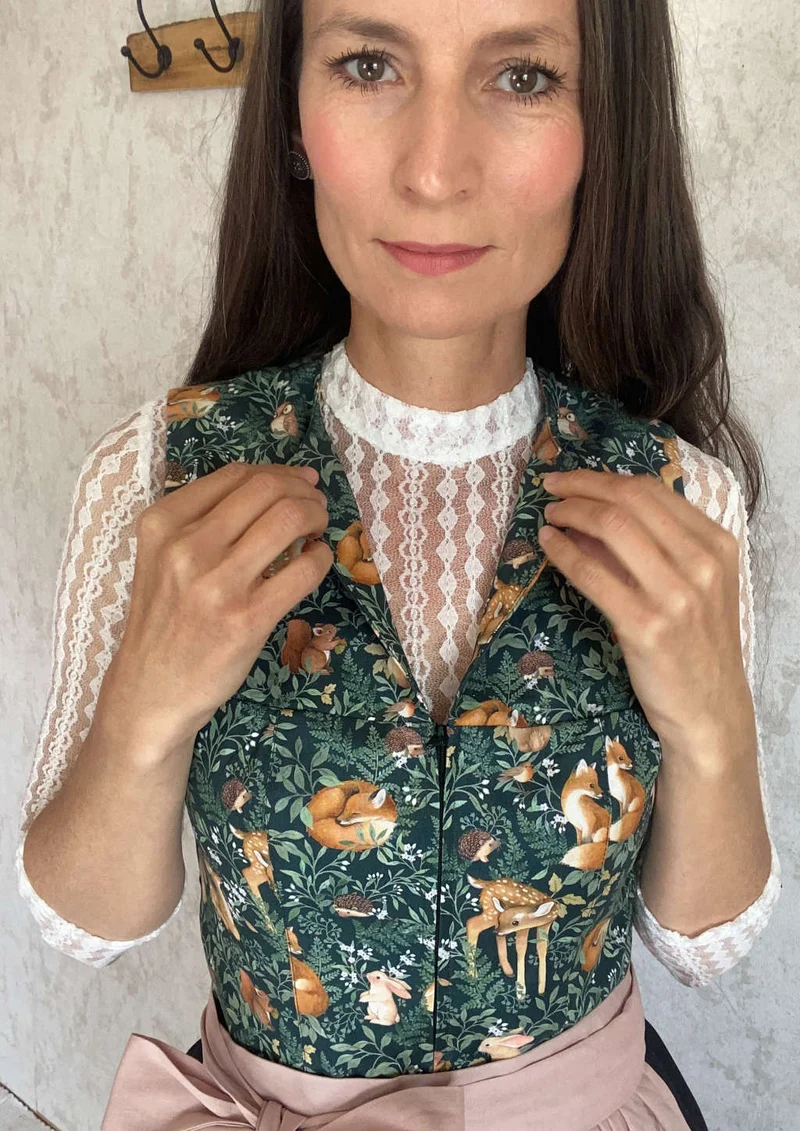 Dirndlbluse transparent und stylisch