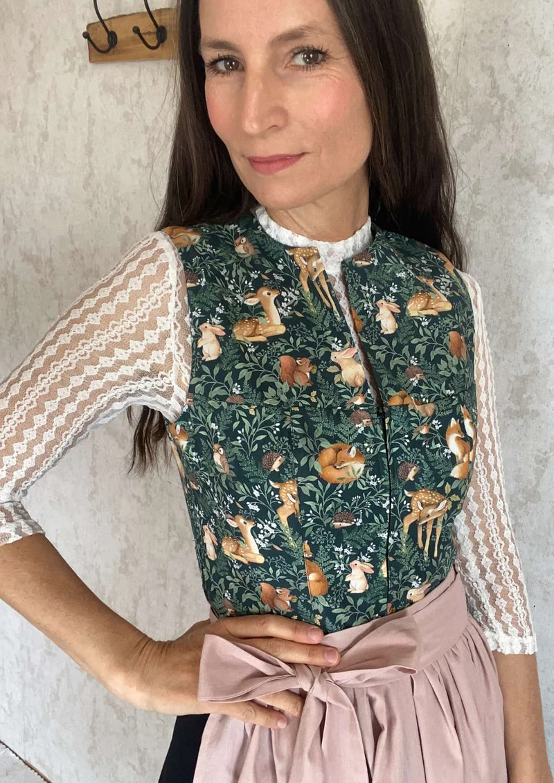 Dirndlbluse transparent und stylisch