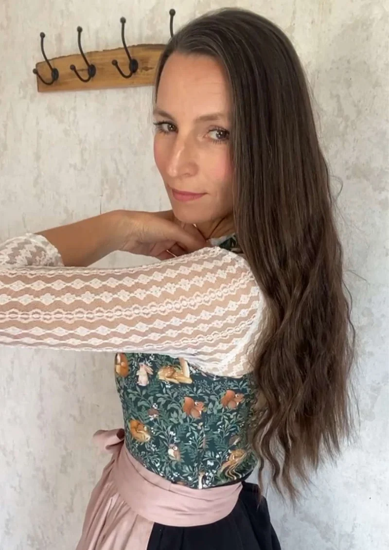 Dirndlbluse transparent und stylisch