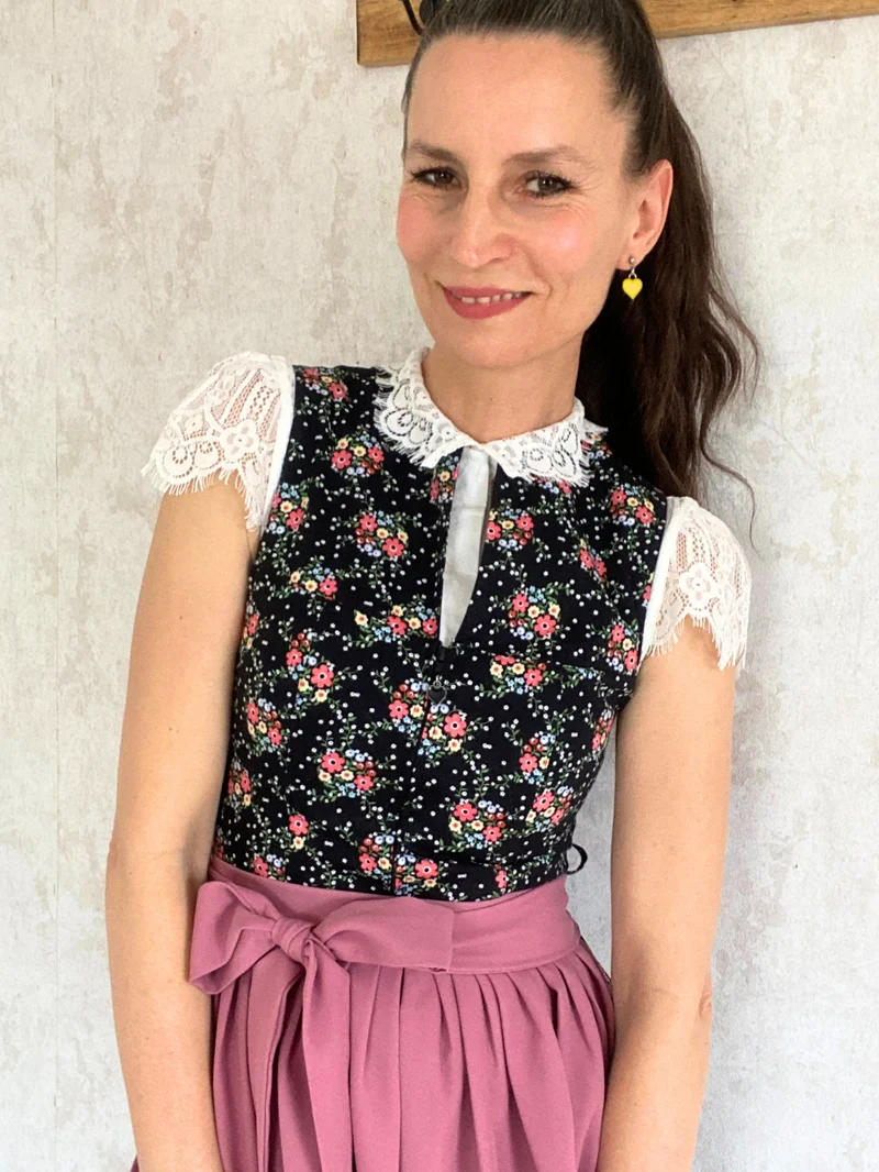 Dirndl "schwarze Blume"