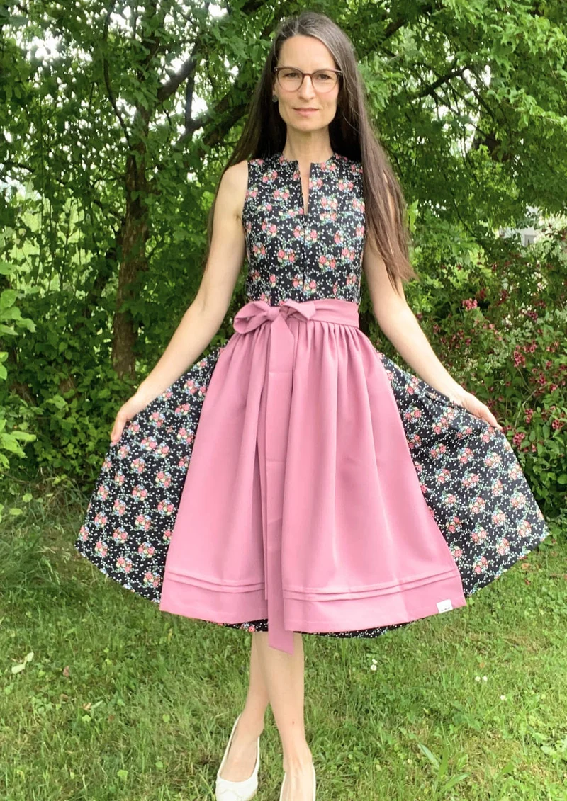 Dirndl "schwarze Blume"