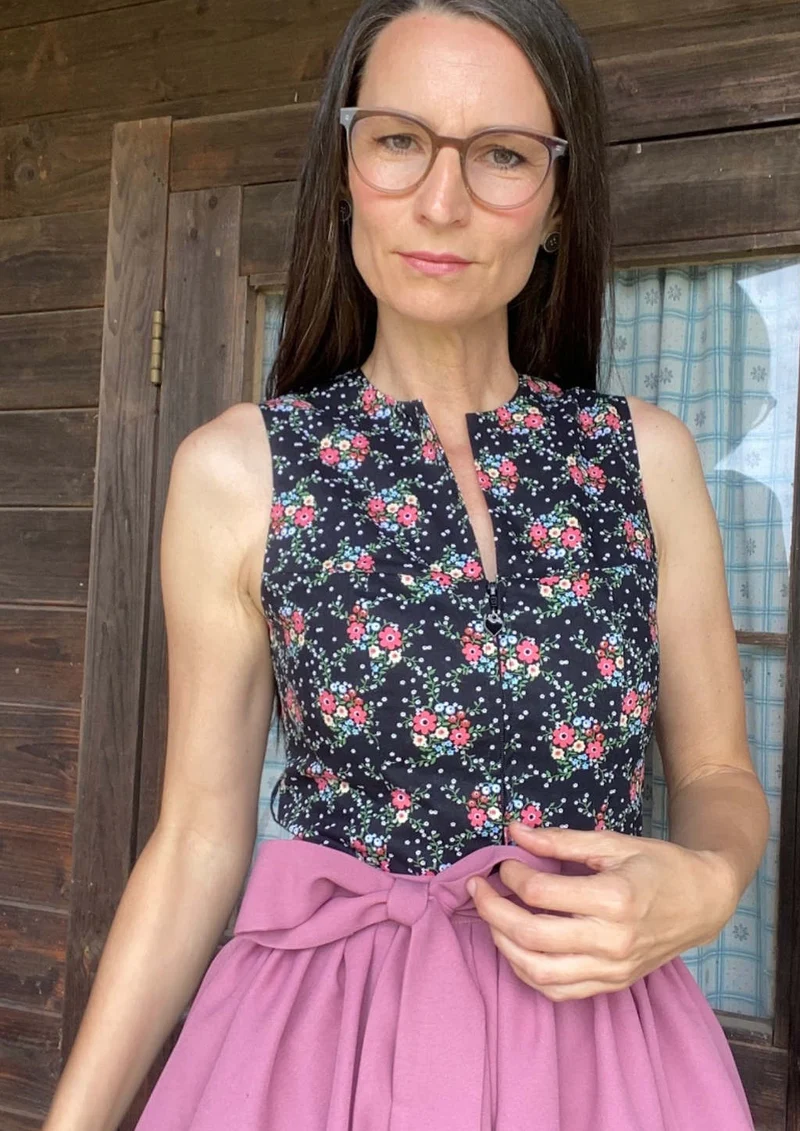Dirndl "schwarze Blume"