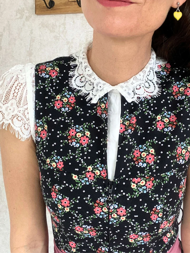 Dirndl "schwarze Blume"
