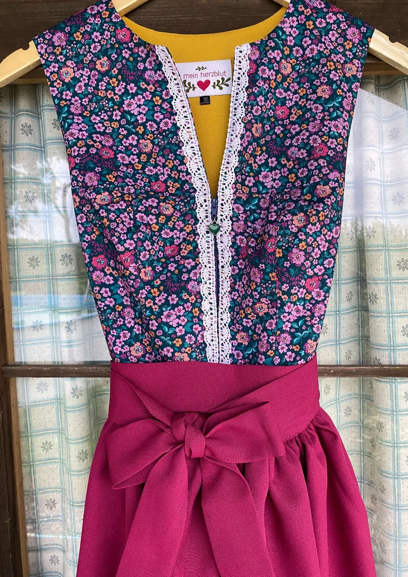 Dirndl "Malediven" Blumen