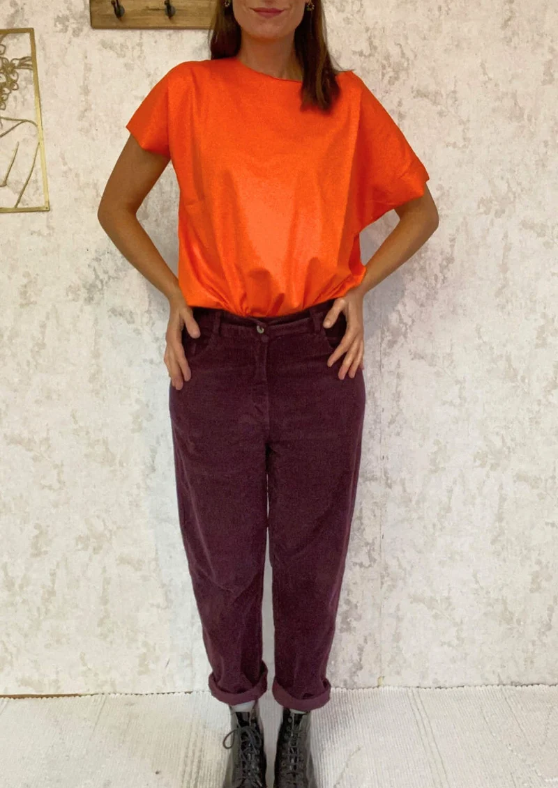 Cordhose in dunkelviolett