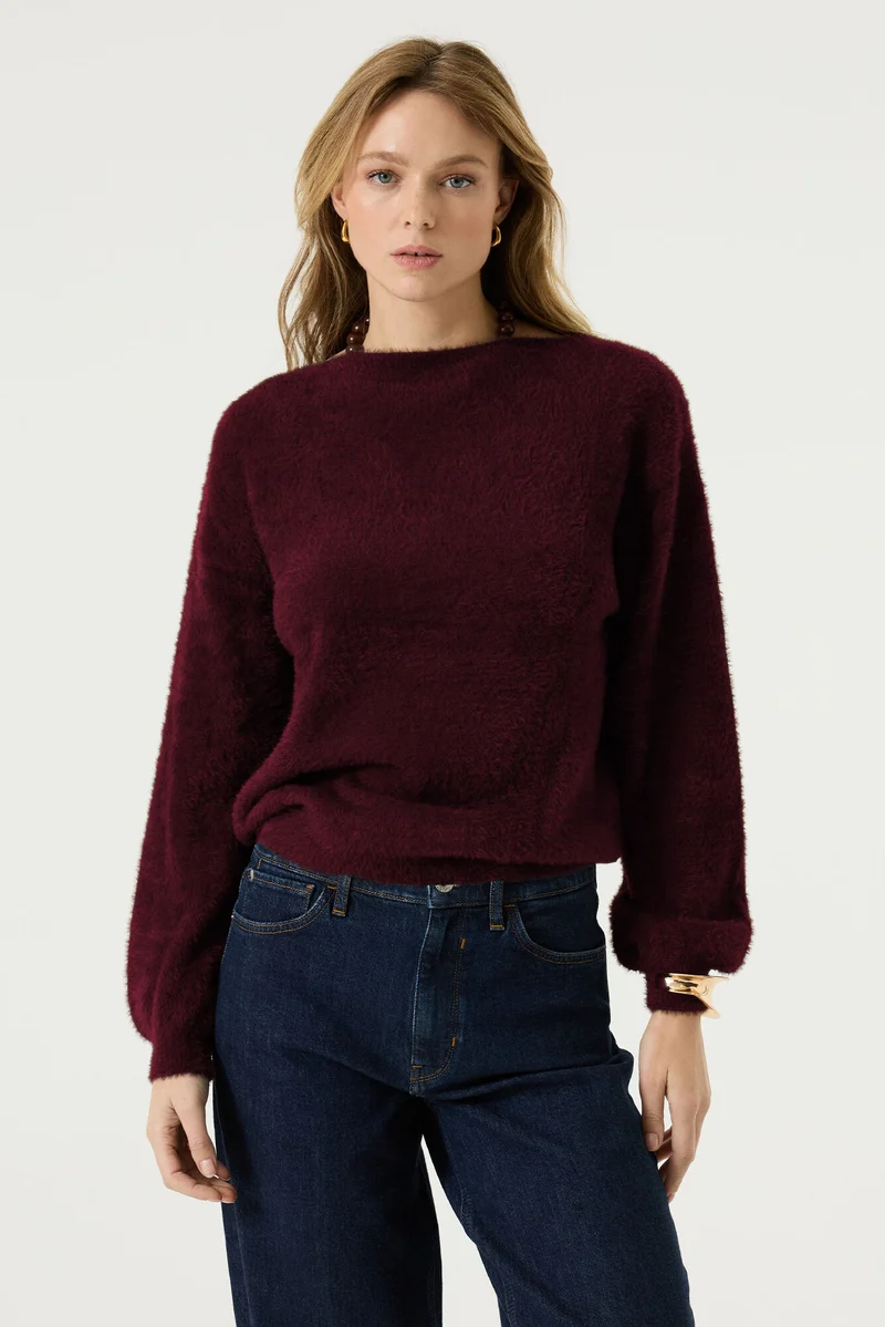 Pullover mit U-Boot-Ausschnitt