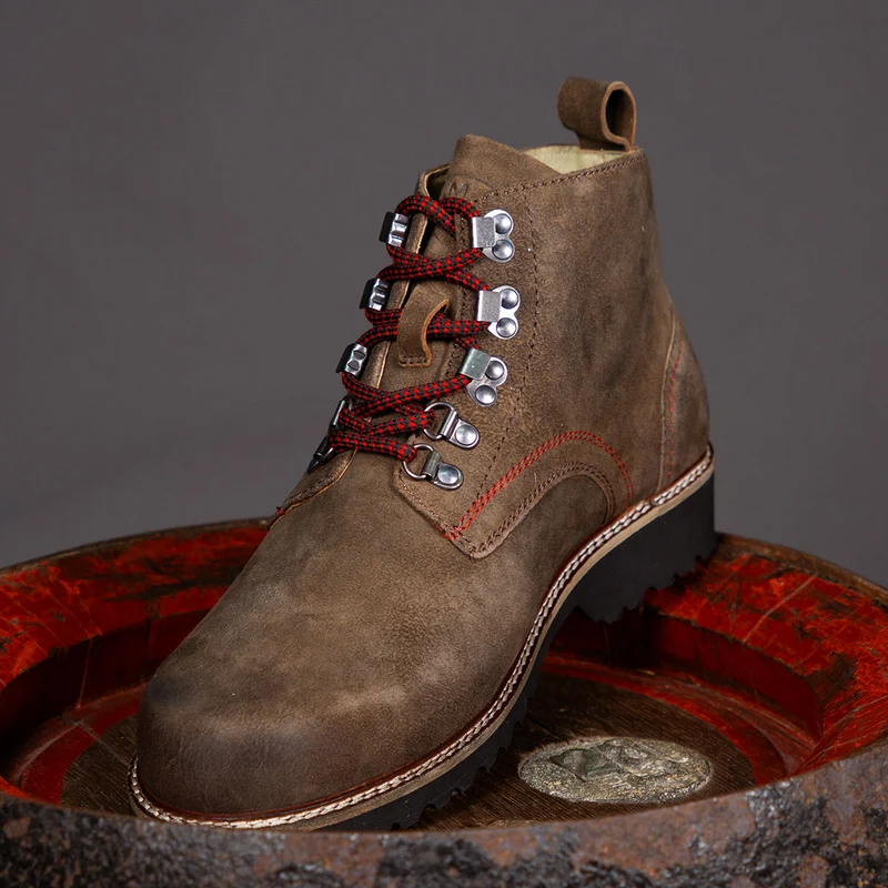 MeiSchua! Trachtenstiefel Rudl Braun Rot mit roten Schnürsenkel